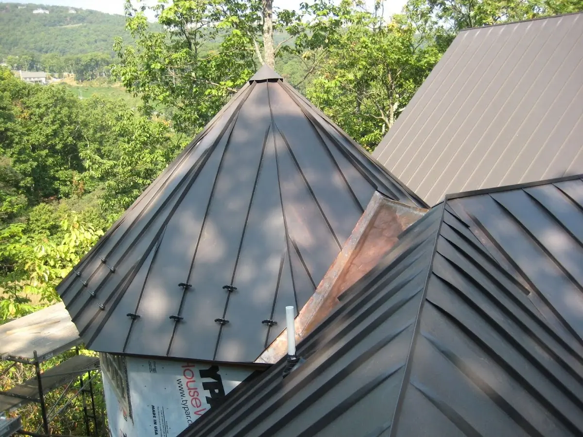 Professional Gutter Cleaning by Craftsman Roofing in Kiesel